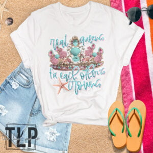 Real Queens fix each others Crowns Graphic Tee